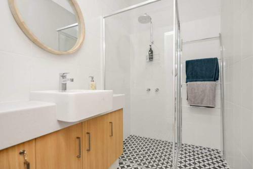 Salty's 4br Beachfront With Wifi And Pet Friendly