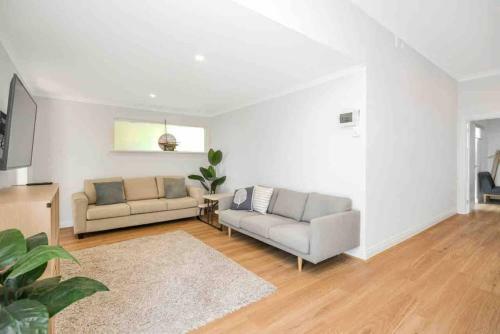 Salty's 4br Beachfront With Wifi And Pet Friendly