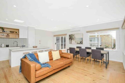 Salty's 4br Beachfront With Wifi And Pet Friendly