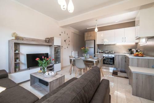 Effie's Two Bedroom Apartment