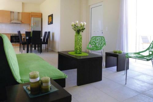 Villa In Nopigia With Garden