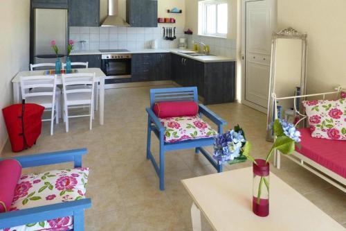Villa In Nopigia With Pool