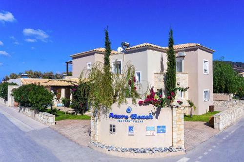 Villa In Nopigia With Private Pool
