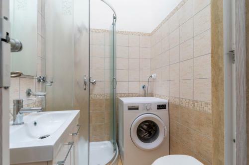 Soleado Apartments