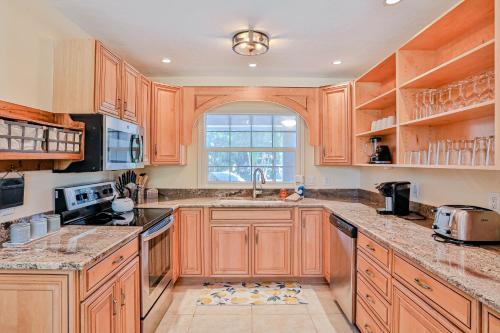 Rock 'n Reel - Riverfront Retreat