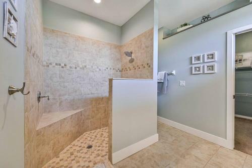 Villa Beautiful 4-bed, 2-bath, Plus Den, W/heated Pool