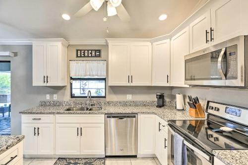 Stunning Cape Coral Home With Open Floor Plan!