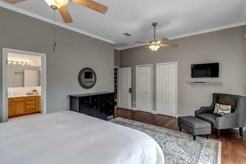 Stunning Beach Home With Rooftop Deck!!