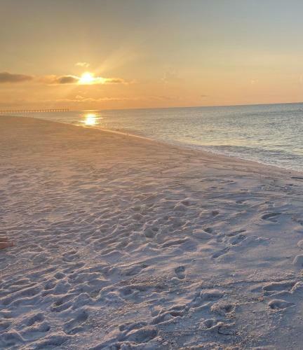 Surfside Cottage Near Navarre Beach