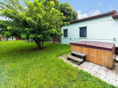 1606 Dream Hollywood House