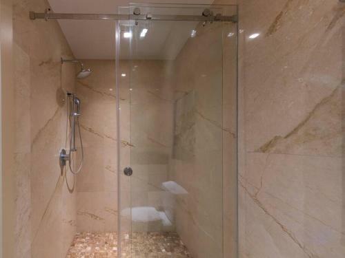 1606 Dream Hollywood House