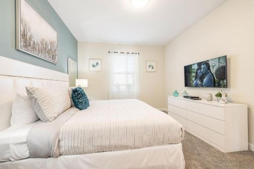 Beautiful Home With Game Room