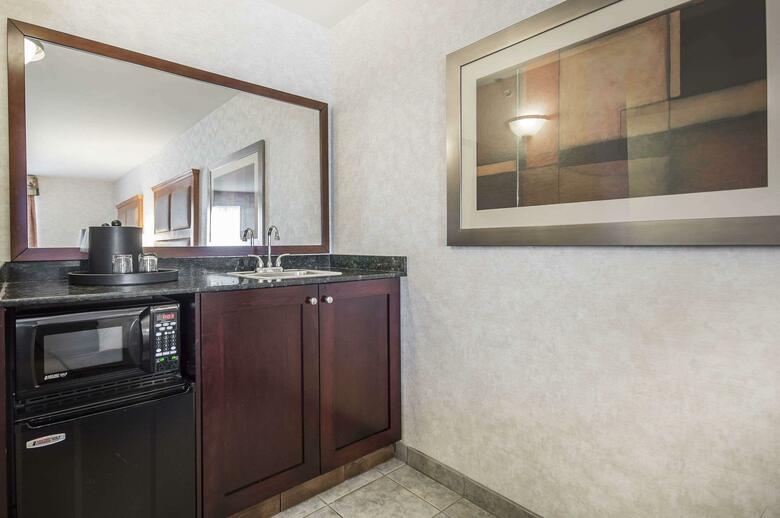 Hotel Comfort Inn & Suites
