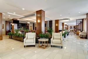 Hotel Coast Canadian Inn