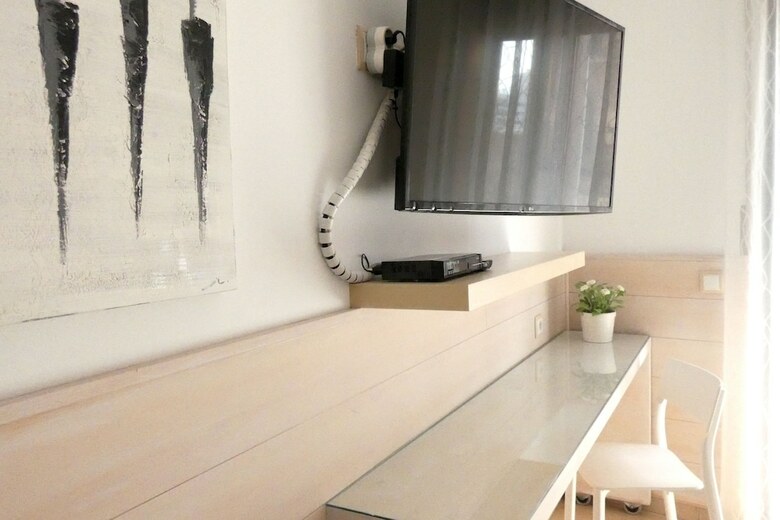 Hostal House