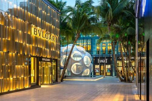 Modern Luxurious Spacious Home In West Wynwood