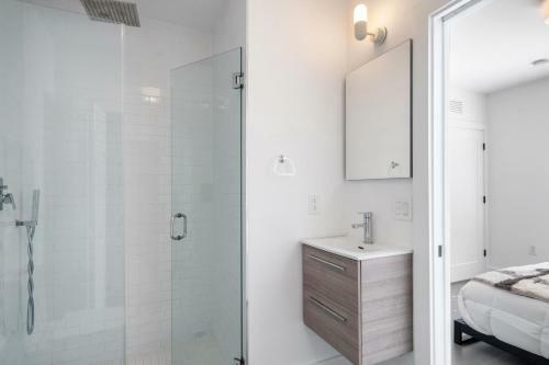 Luxury Modern 5br House @midtown W/guest House