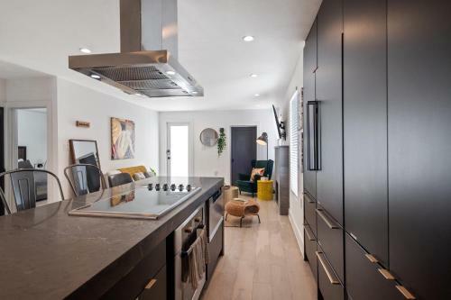 Luxury Modern 5br House @midtown W/guest House