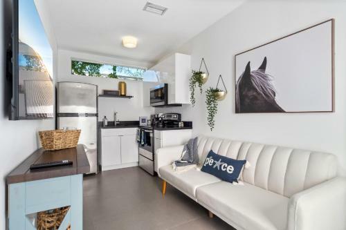 Luxury Modern 5br House @midtown W/guest House