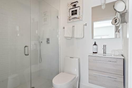 Luxury Modern 5br House @midtown W/guest House