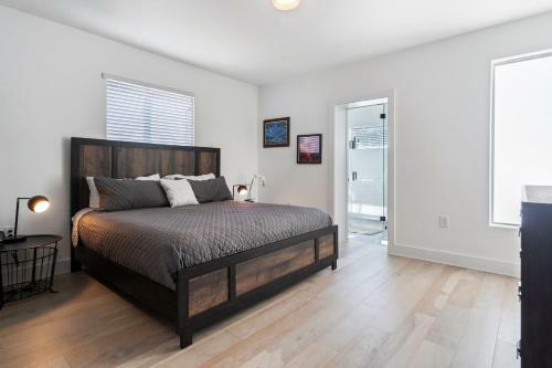 Luxury Modern 5br House @midtown W/guest House
