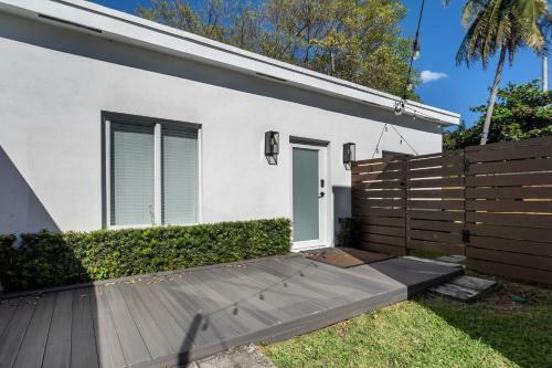 Luxury Modern 5br House @midtown W/guest House