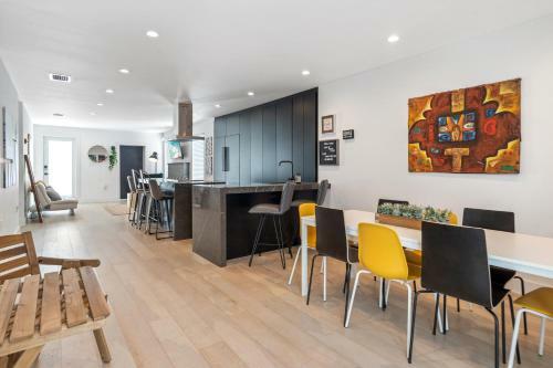 Luxury Modern 5br House @midtown W/guest House