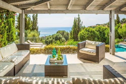 Kaminia Beach Villa