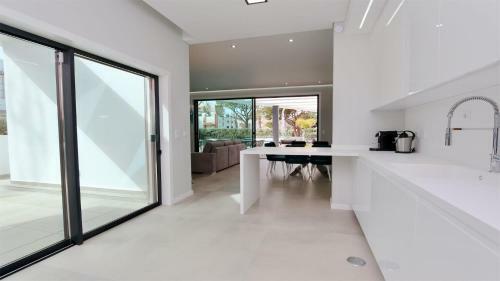 Villa Waterfall - Luxury Villa 10min From The Center