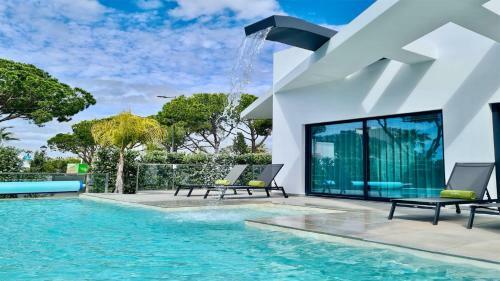 Villa Waterfall - Luxury Villa 10min From The Center