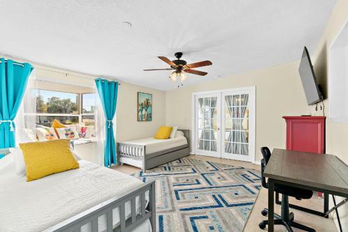Seven Bedroom Home And Private Studio