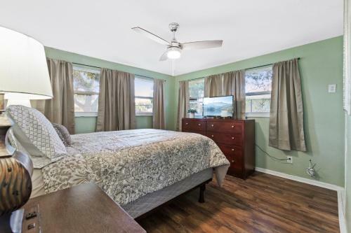 Charming Home W/firepit Centrally Located To Downtown And Beaches
