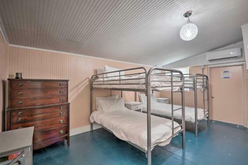 St Augustine Bungalow With Yard Pets Allowed!