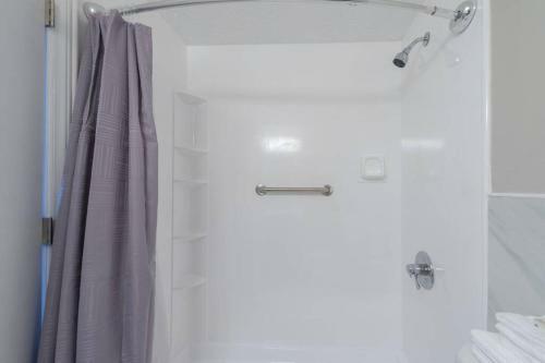 Apartamento Deluxe Studio W/ Lakeview - Free Parking/pool