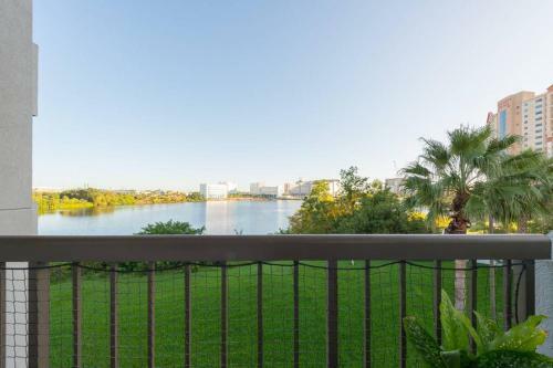 Apartamento Deluxe Studio W/ Lakeview - Free Parking/pool