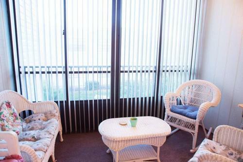 Country Club Condominium