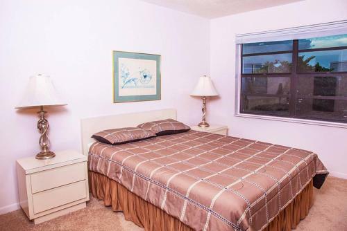 Country Club Condominium