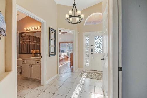 Two Master Bedrooms Pool Home Private Yard