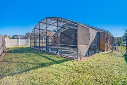 Two Master Bedrooms Pool Home Private Yard