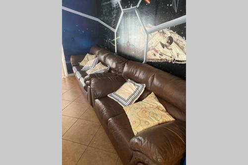 Cozy Comfortable Star-wars Family House W Private Heated Pool
