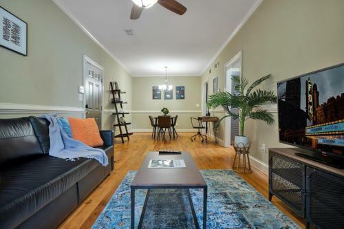 Apartamento Cozy Midtown Apt Near Local Entertainment