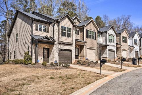 Idyllic Atlanta Townhome About 11 Mi To Dtwn!