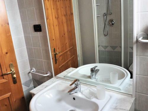 Pleasant Apartment In Val Di Sole With Balcony