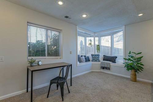 ?yard+bbq ? Garden Tub ? Fireplace ? A/c ? Games ?