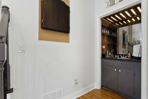 ?yard+bbq ? Garden Tub ? Fireplace ? A/c ? Games ?