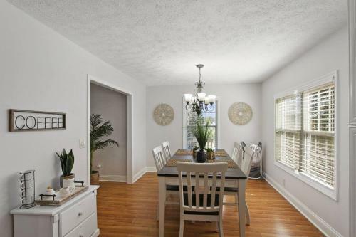?yard+bbq ? Garden Tub ? Fireplace ? A/c ? Games ?