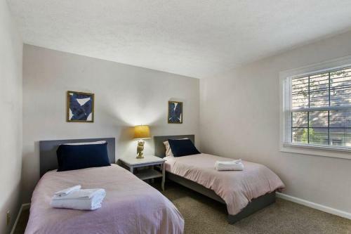 ?yard+bbq ? Garden Tub ? Fireplace ? A/c ? Games ?