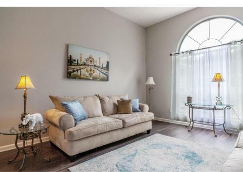 Chateau Allegra-sleep 8-clean, Spacious, & Stylish