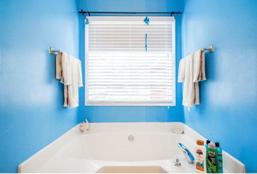 Chateau Allegra-sleep 8-clean, Spacious, & Stylish