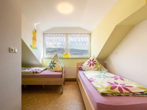 Inviting Apartment In Glei�enberg With Garden
